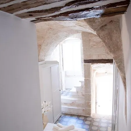 La Pupa Coi Baffi Conversano